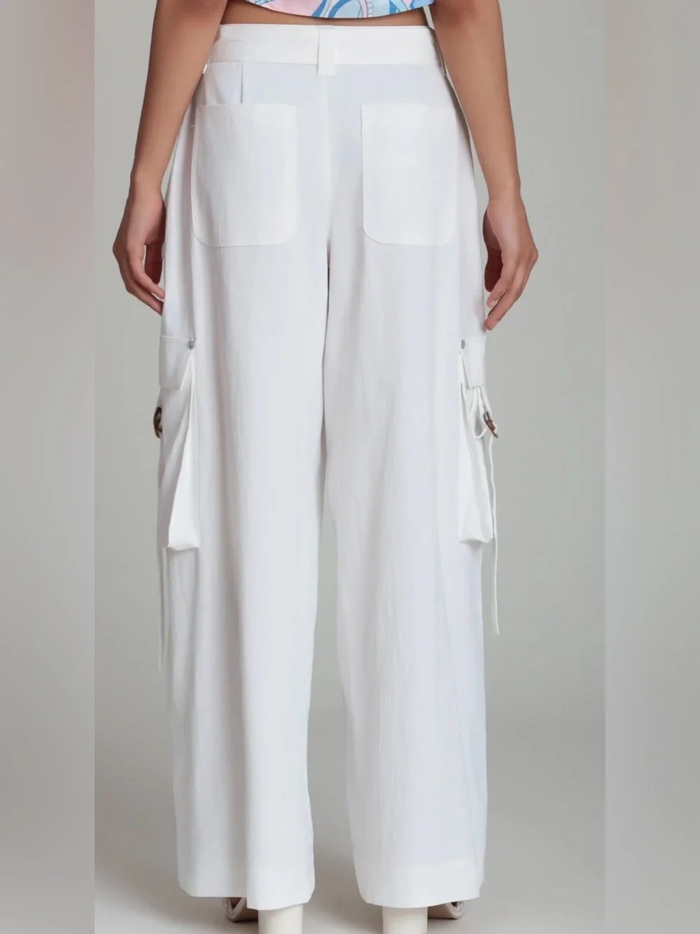 Avec Les Filled Wide-Leg Cargo Pants in light blue